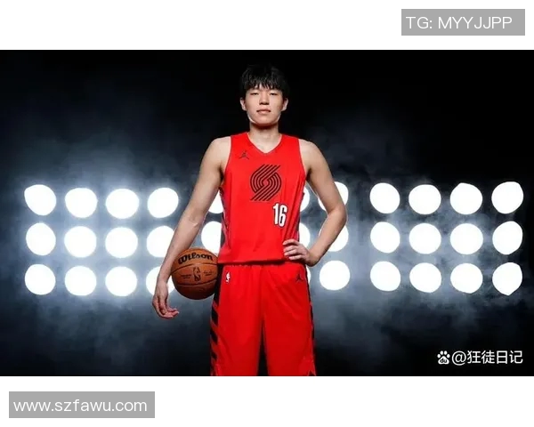 杨瀚森NBA首秀惊艳！中国新星闪耀火箭对阵开拓者，火箭队内线焕然一新